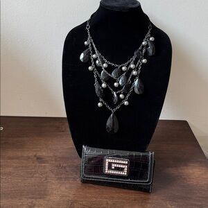 Elegant Black and Silver Necklace set wallet
